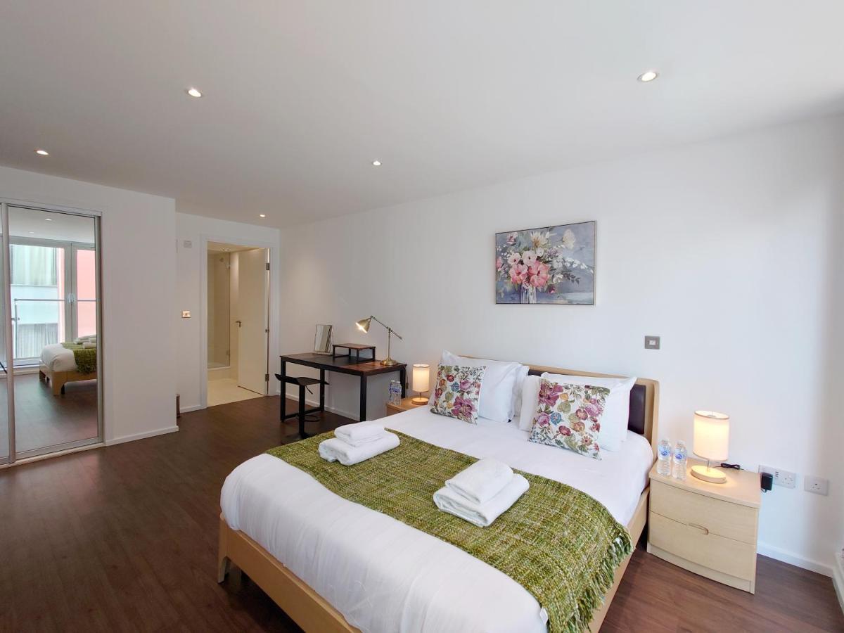 Fully Serviced Two Bed Apartment By Excel & O2 伦敦 外观 照片