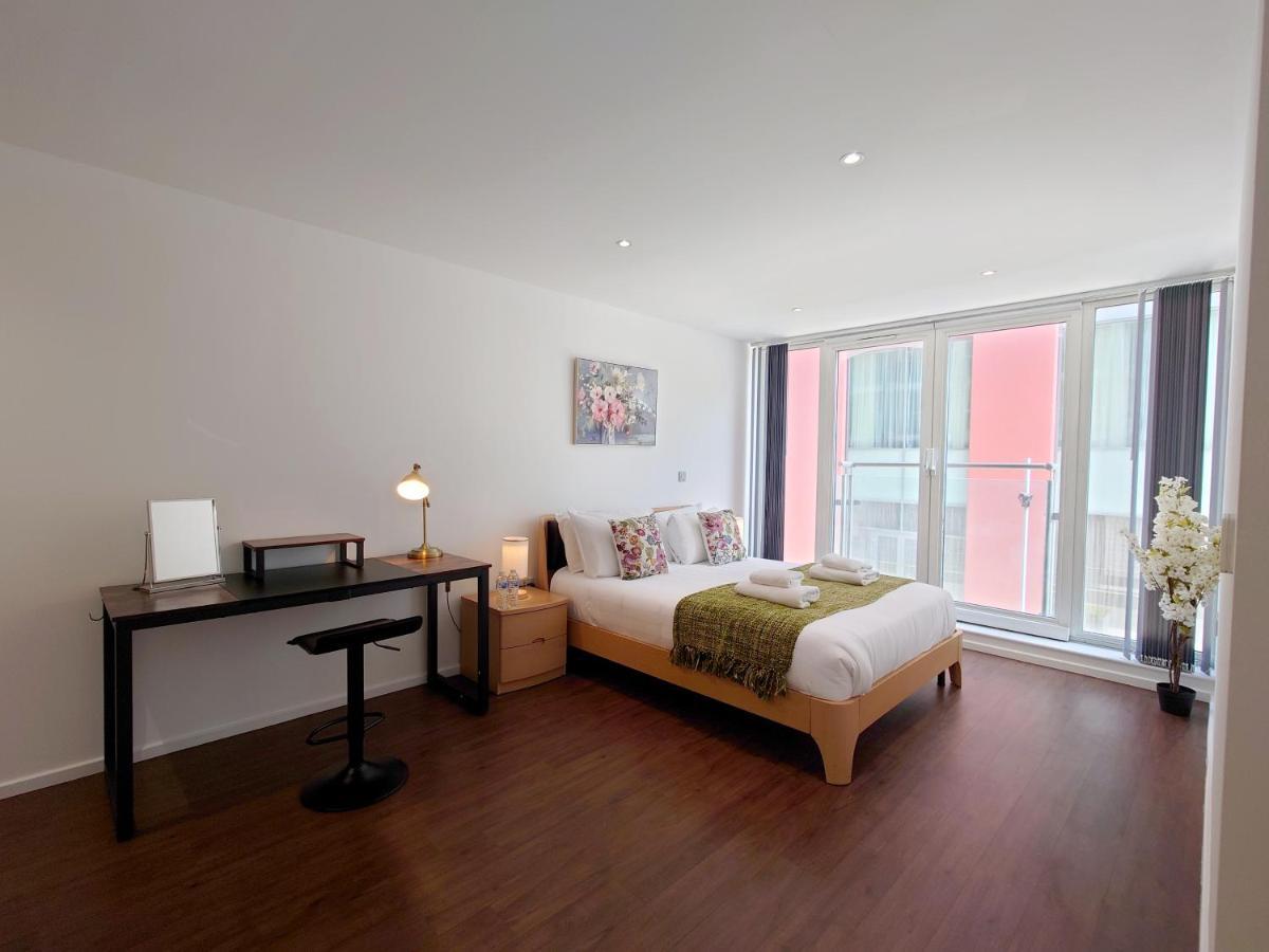 Fully Serviced Two Bed Apartment By Excel & O2 伦敦 外观 照片