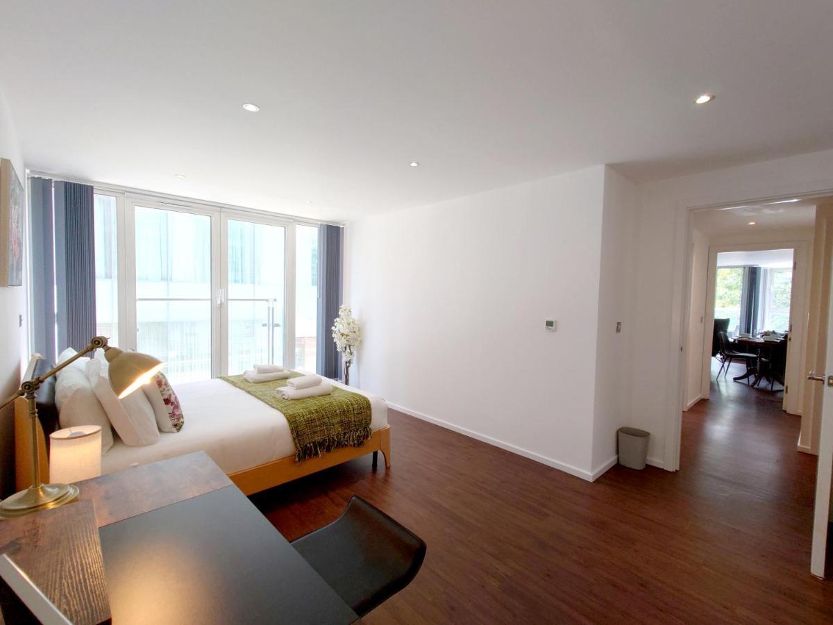Fully Serviced Two Bed Apartment By Excel & O2 伦敦 外观 照片